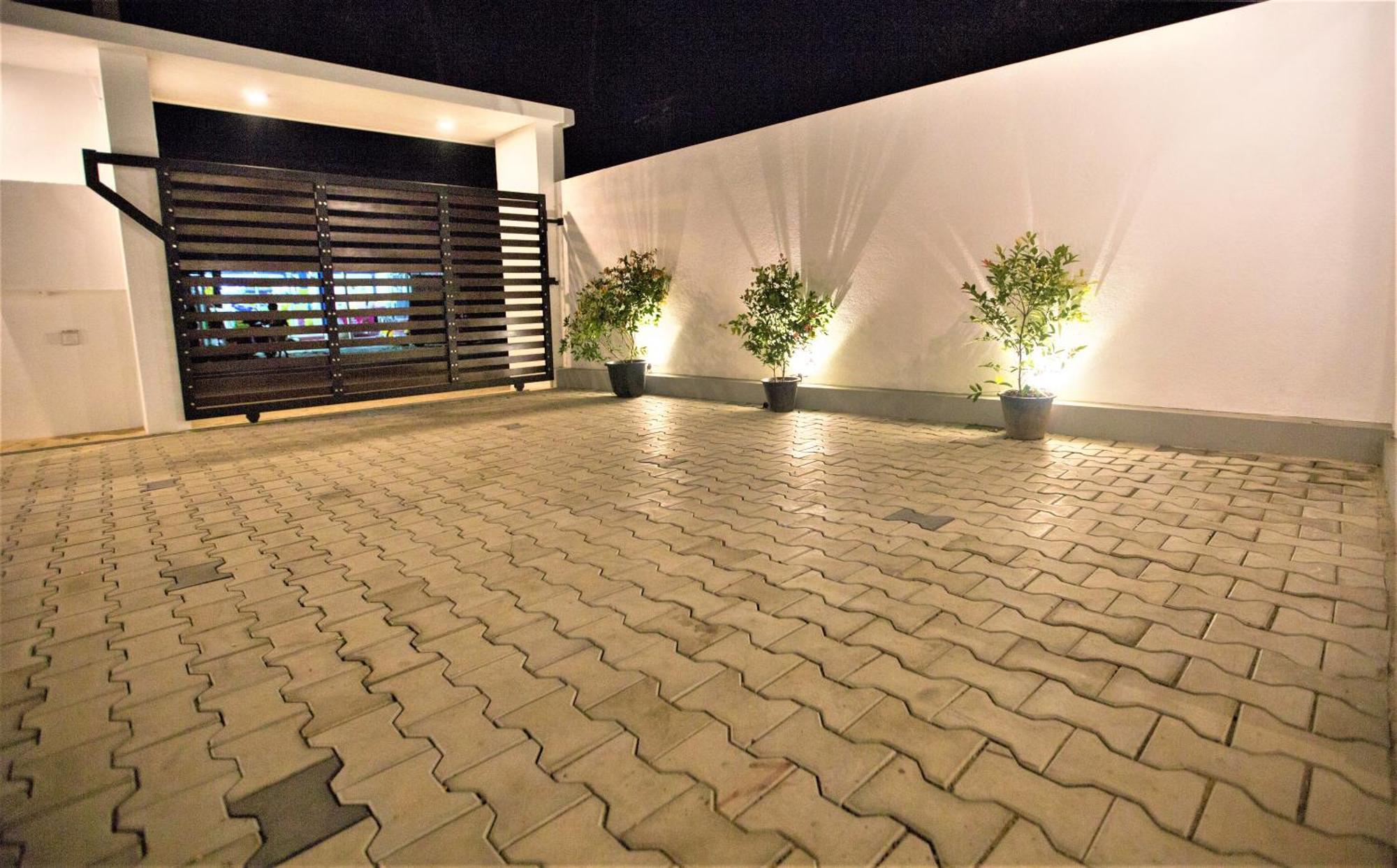 Sea Shell Villa Hikkaduwa 2 Separate Cabanas Ocean Front Villa Екстер'єр фото