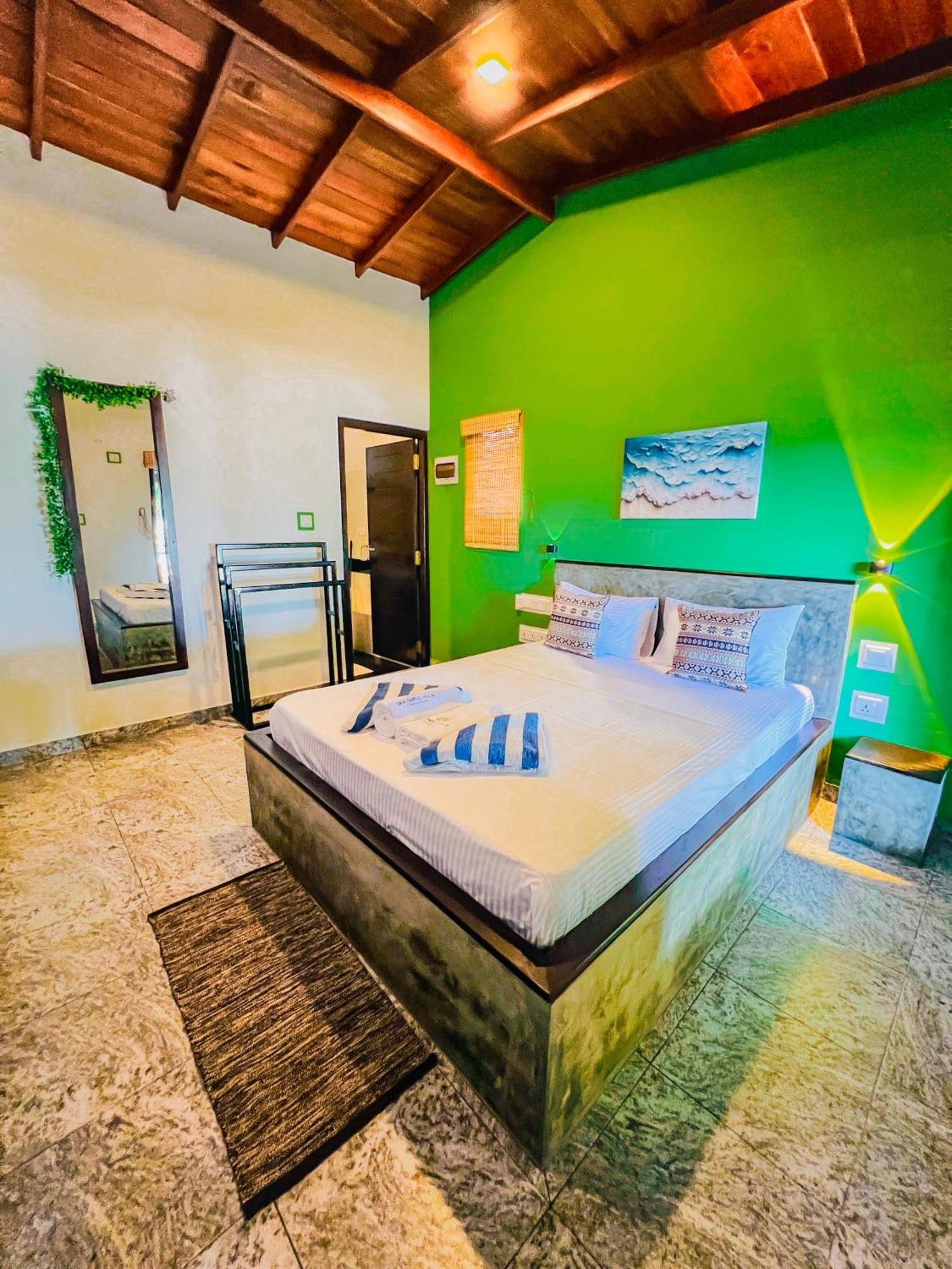 Sea Shell Villa Hikkaduwa 2 Separate Cabanas Ocean Front Villa Екстер'єр фото