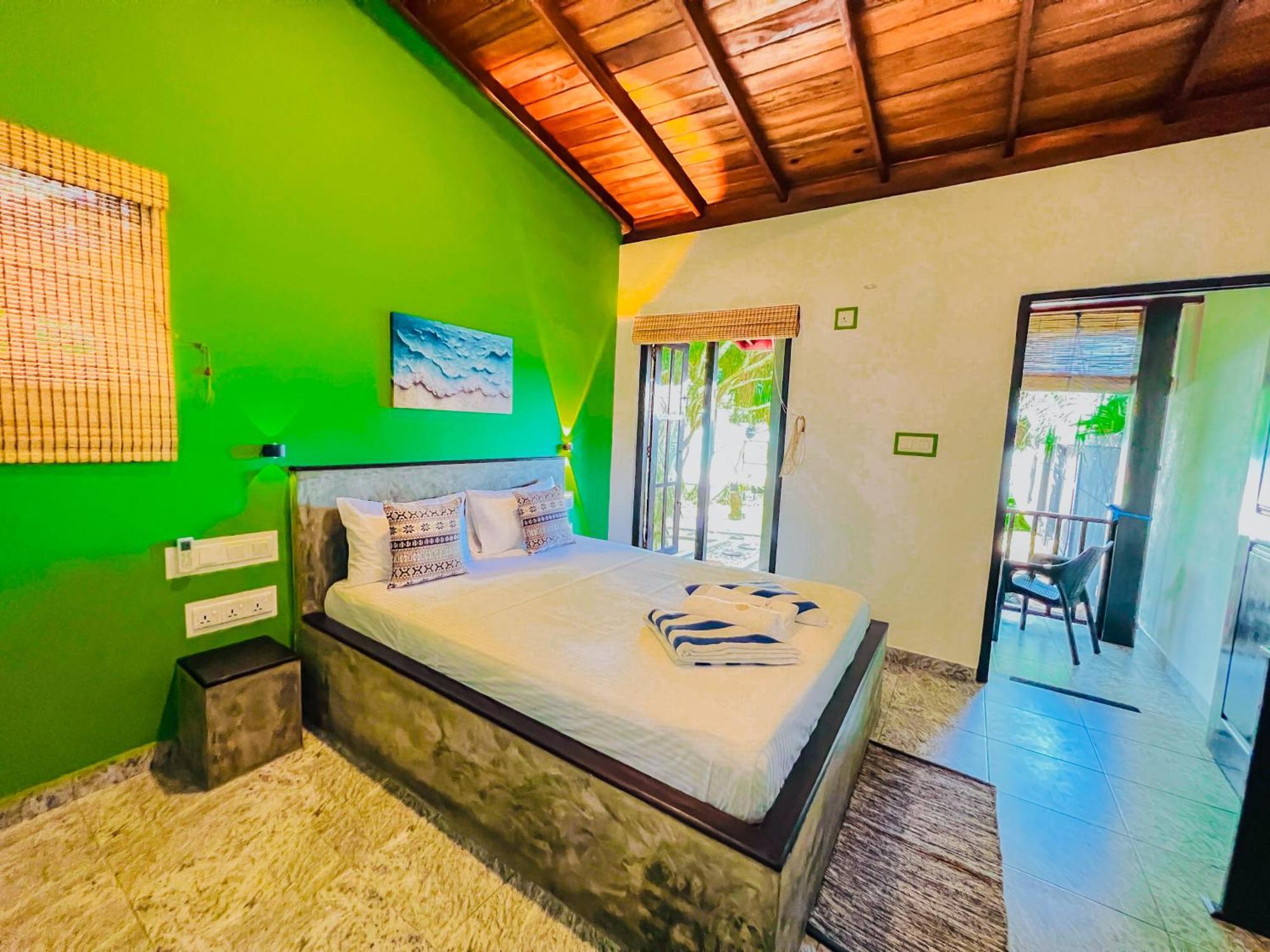 Sea Shell Villa Hikkaduwa 2 Separate Cabanas Ocean Front Villa Екстер'єр фото